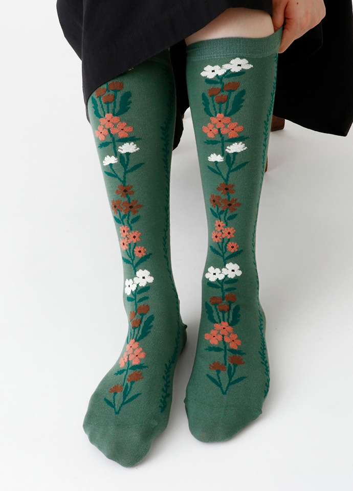 串珠花圈高筒織紋襪